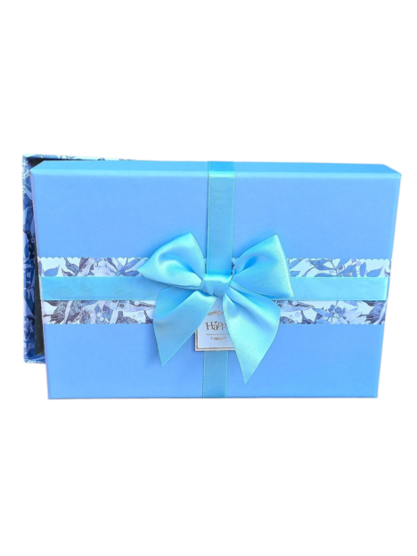 Darčeková krabica nebesky modrá s mašľou